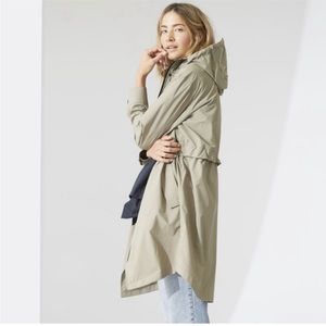 Everlane Lightweight Anorak